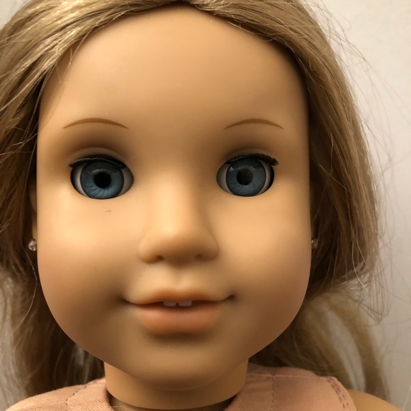 American Girl Doll Elizabeth - Picture 4 of 11